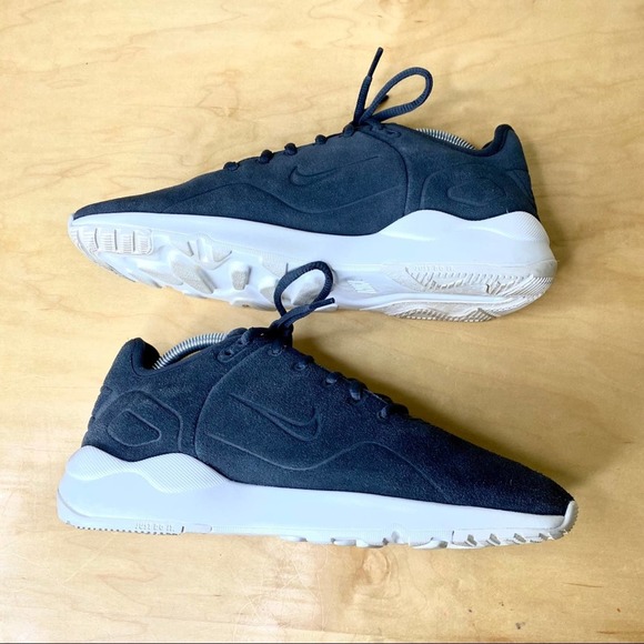 NIKE Suede Low Top LD Runner - Picture 3 of 9